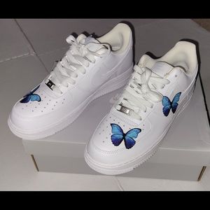 Nike Air Force 1 size 9 brand new never worn. Comes with the box.